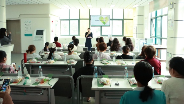 �ж�ĸ��(��i)������ͬ��|��Ժĸ�H��(ji��)���}���(d��ng)�A�M(m��n)�e�k!